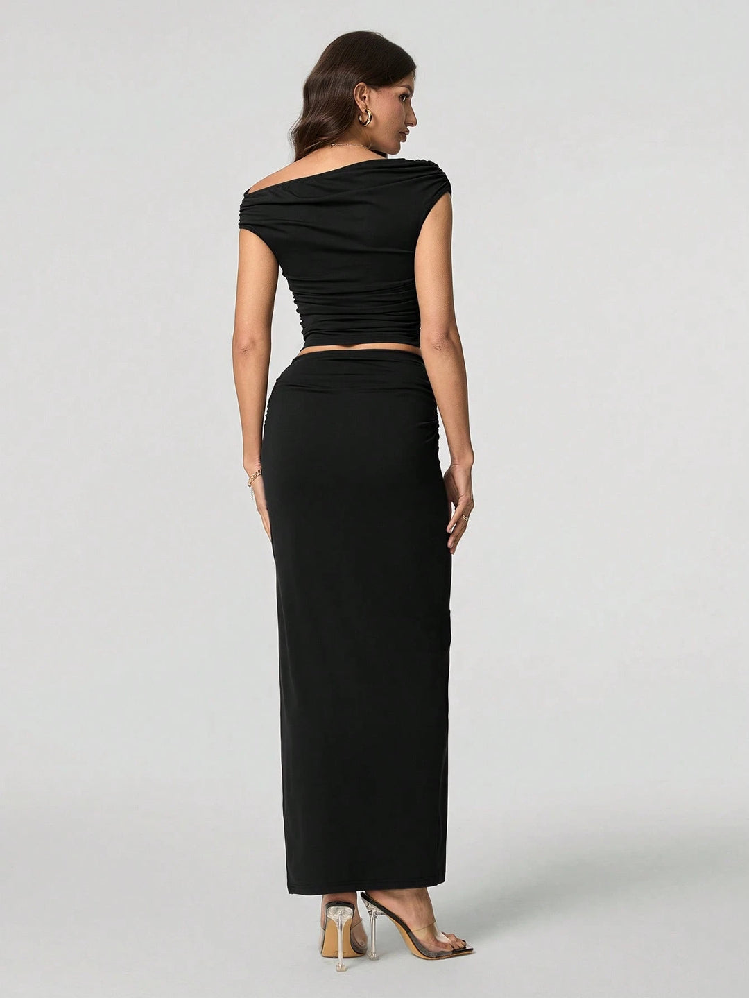 SHEIN együttes, fekete