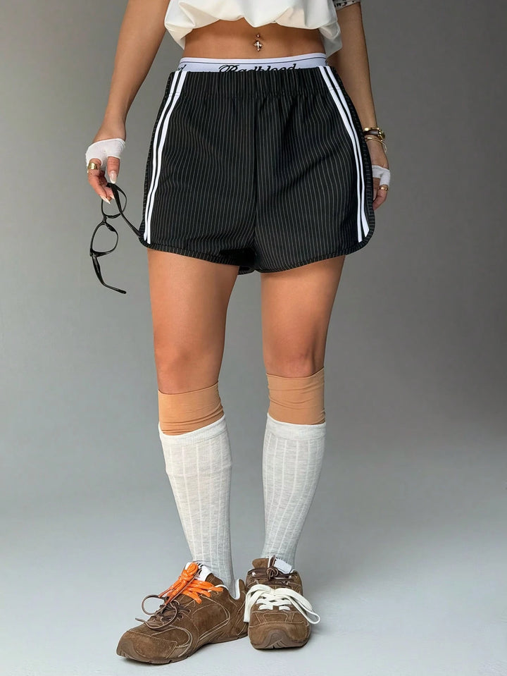 Pantaloni scurți SHEIN, negru