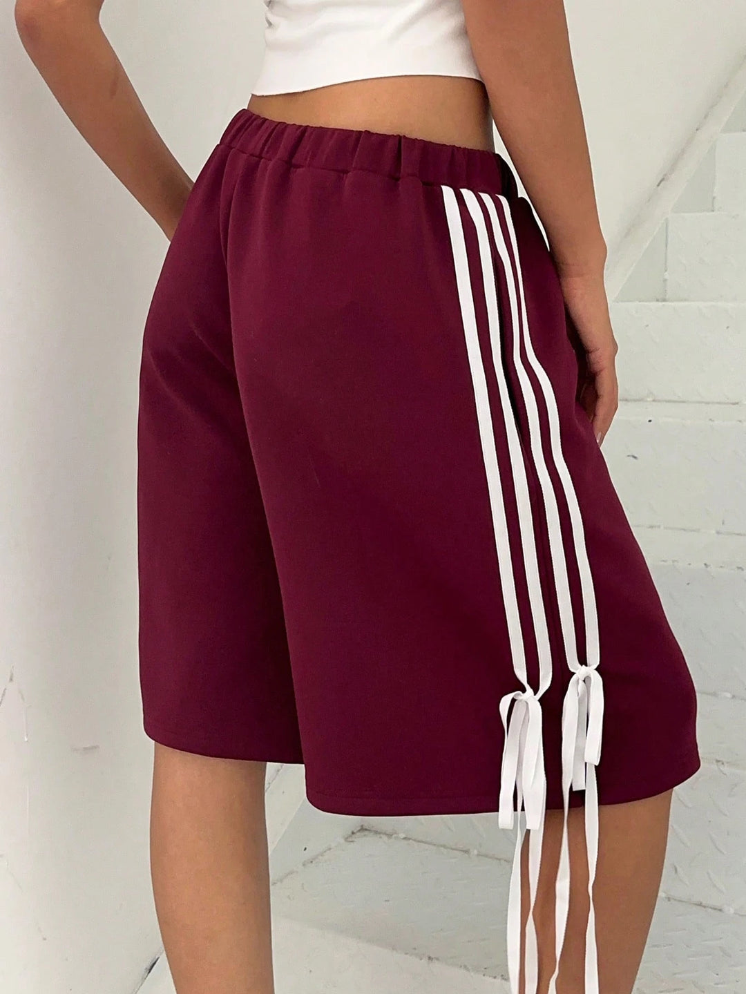 Pantaloni scurți SHEIN, vișiniu