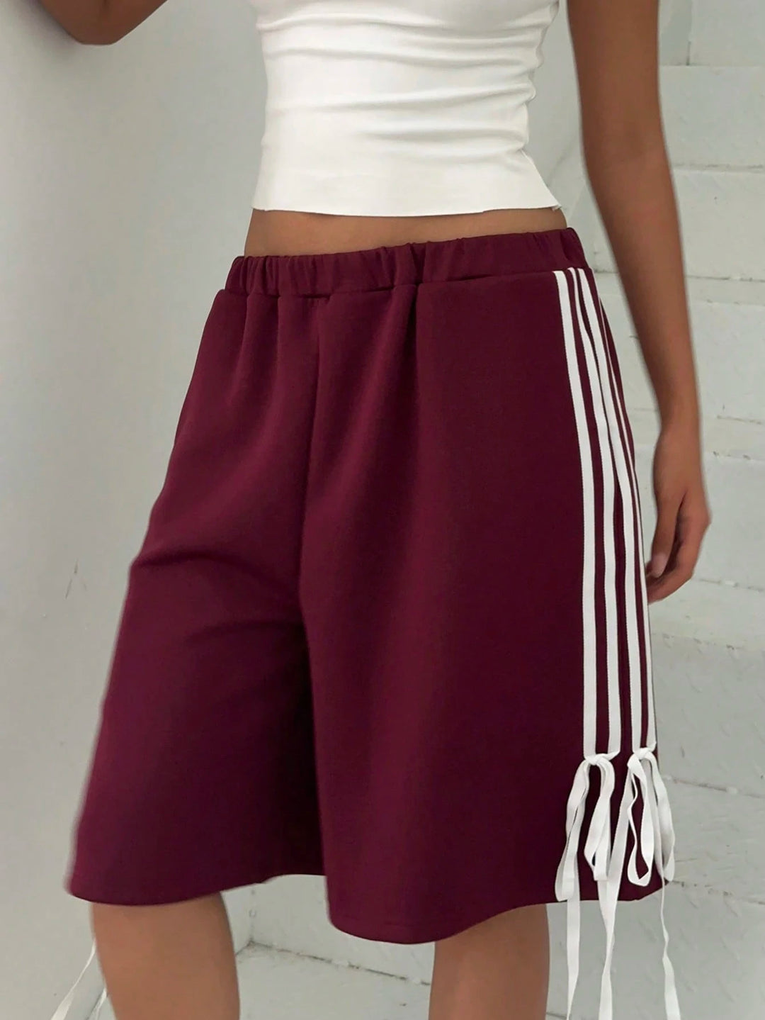 Pantaloni scurți SHEIN, vișiniu