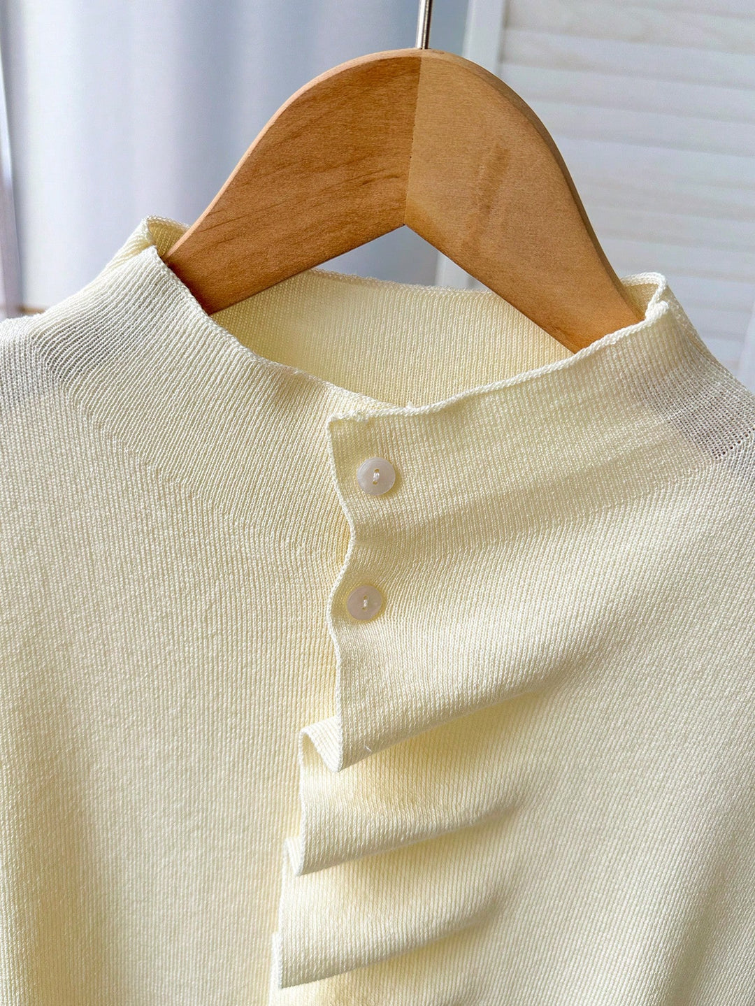 Tricou SHEIN, crem