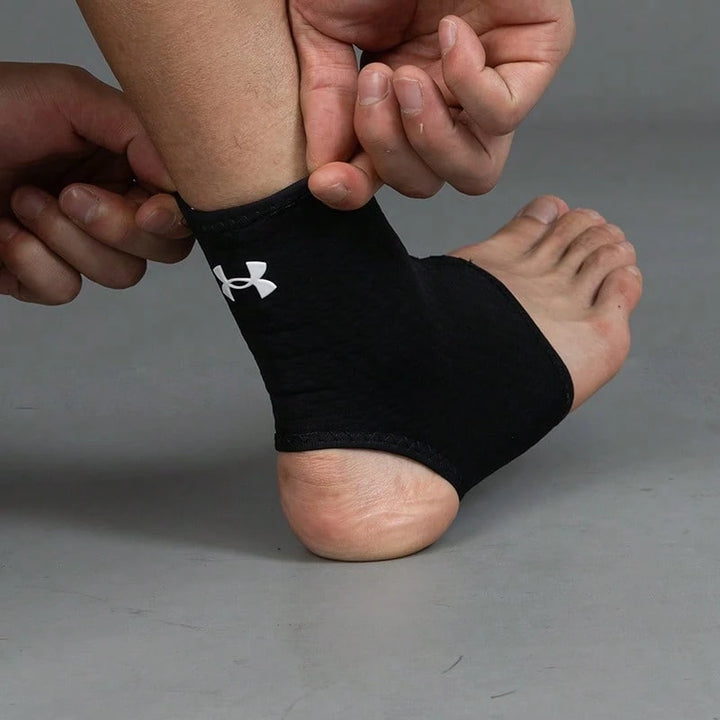 UNDER ARMOUR bokarögzítő, fekete