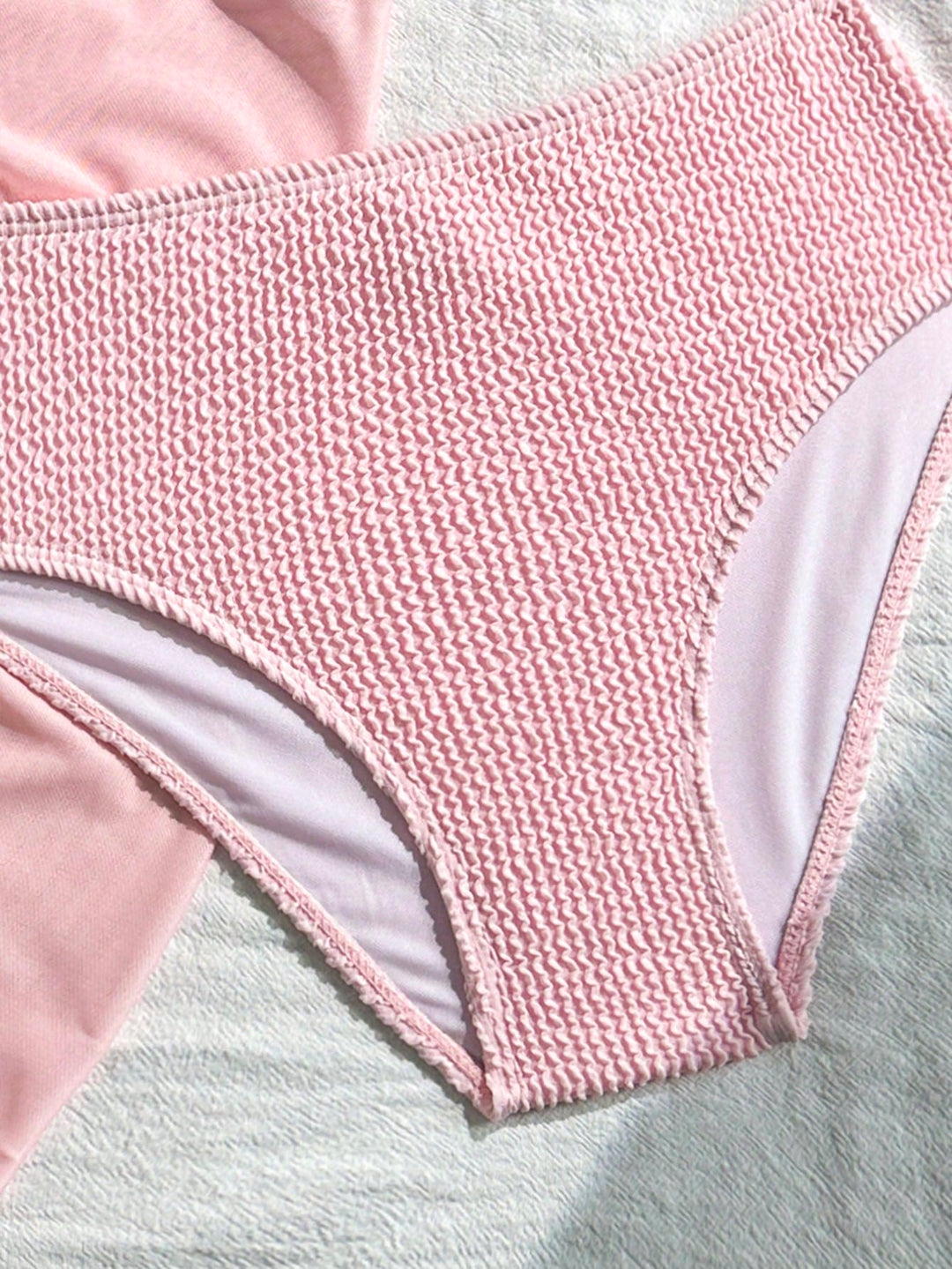 Set bikini SHEIN, roz