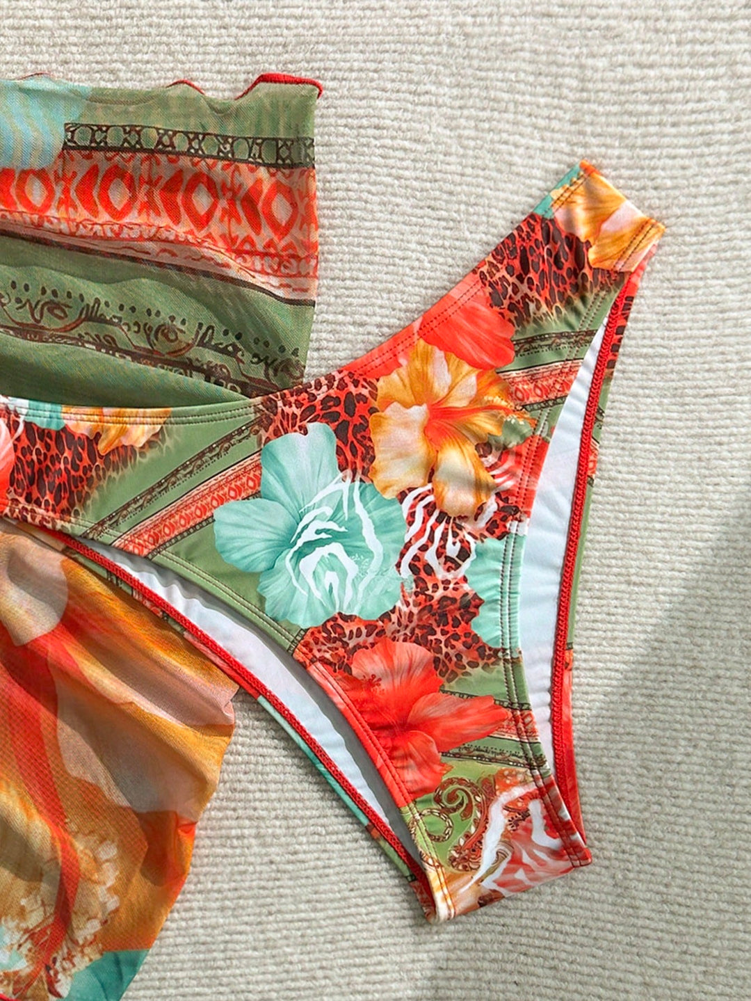 Set bikini SHEIN, mix culori