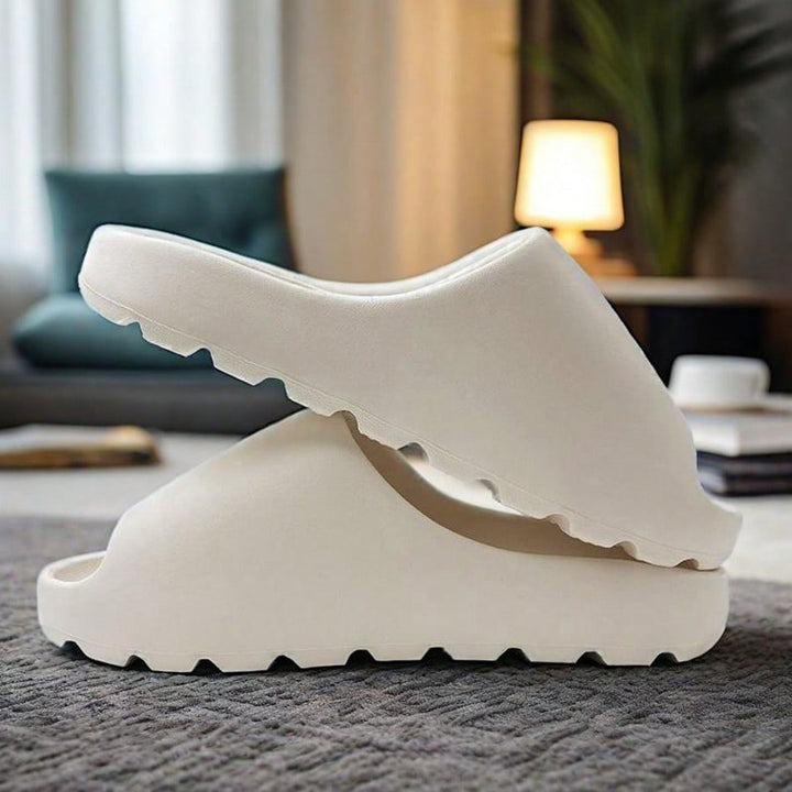 Papuc tip slide SHEIN, alb
