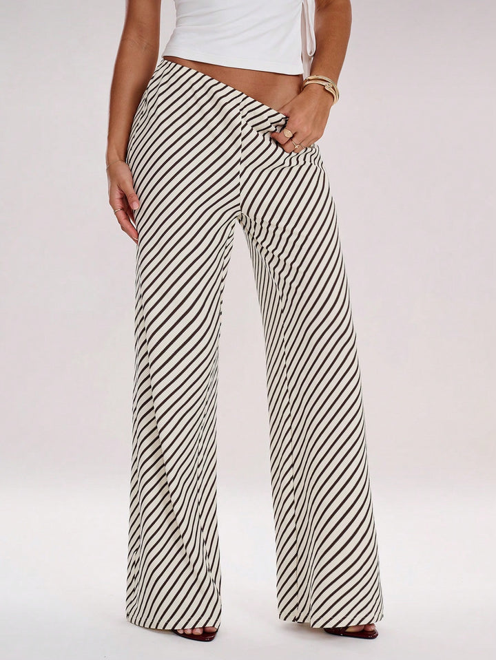 Pantaloni SHEIN, maro