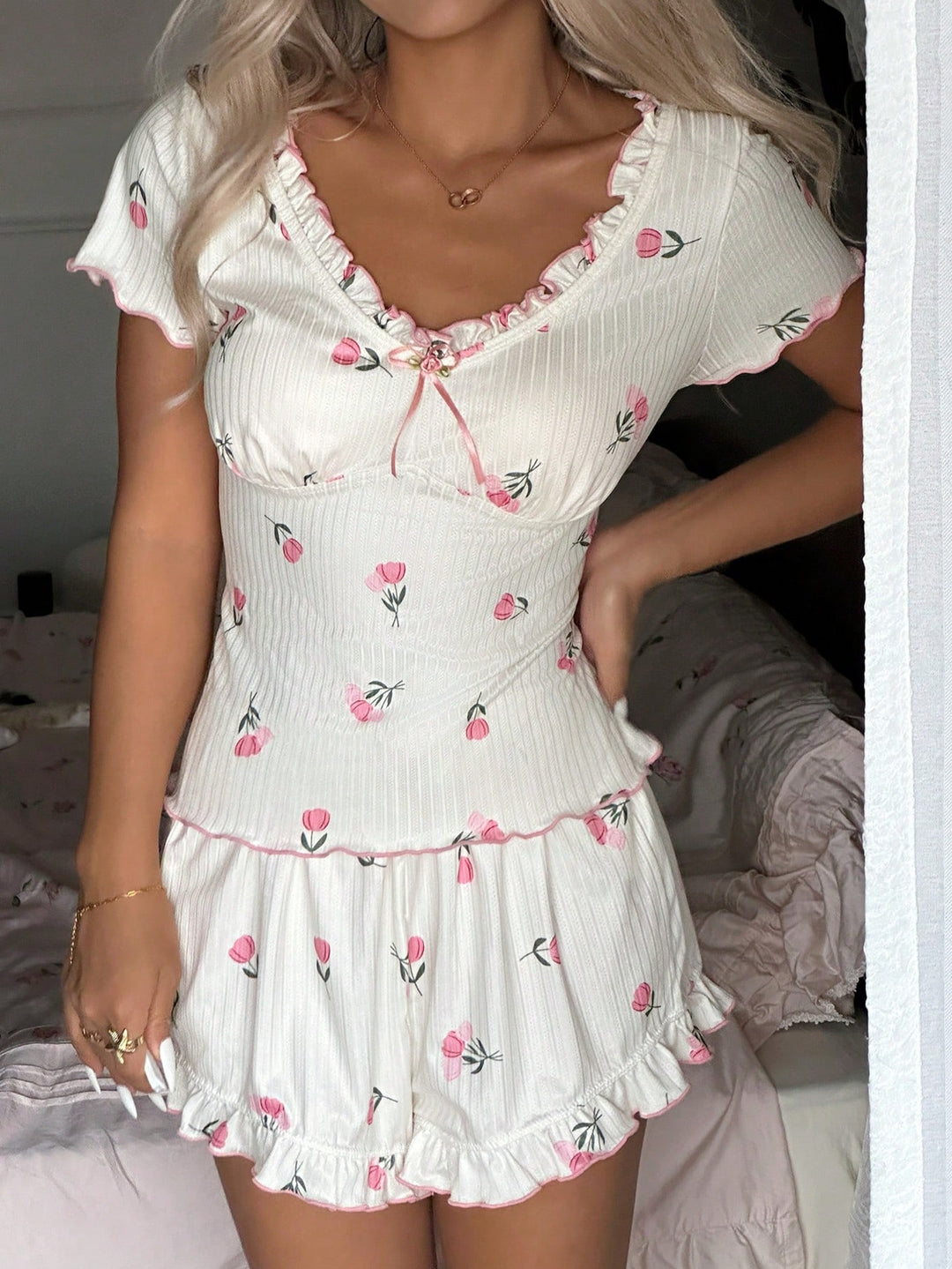 Compleu pijamale SHEIN, crem