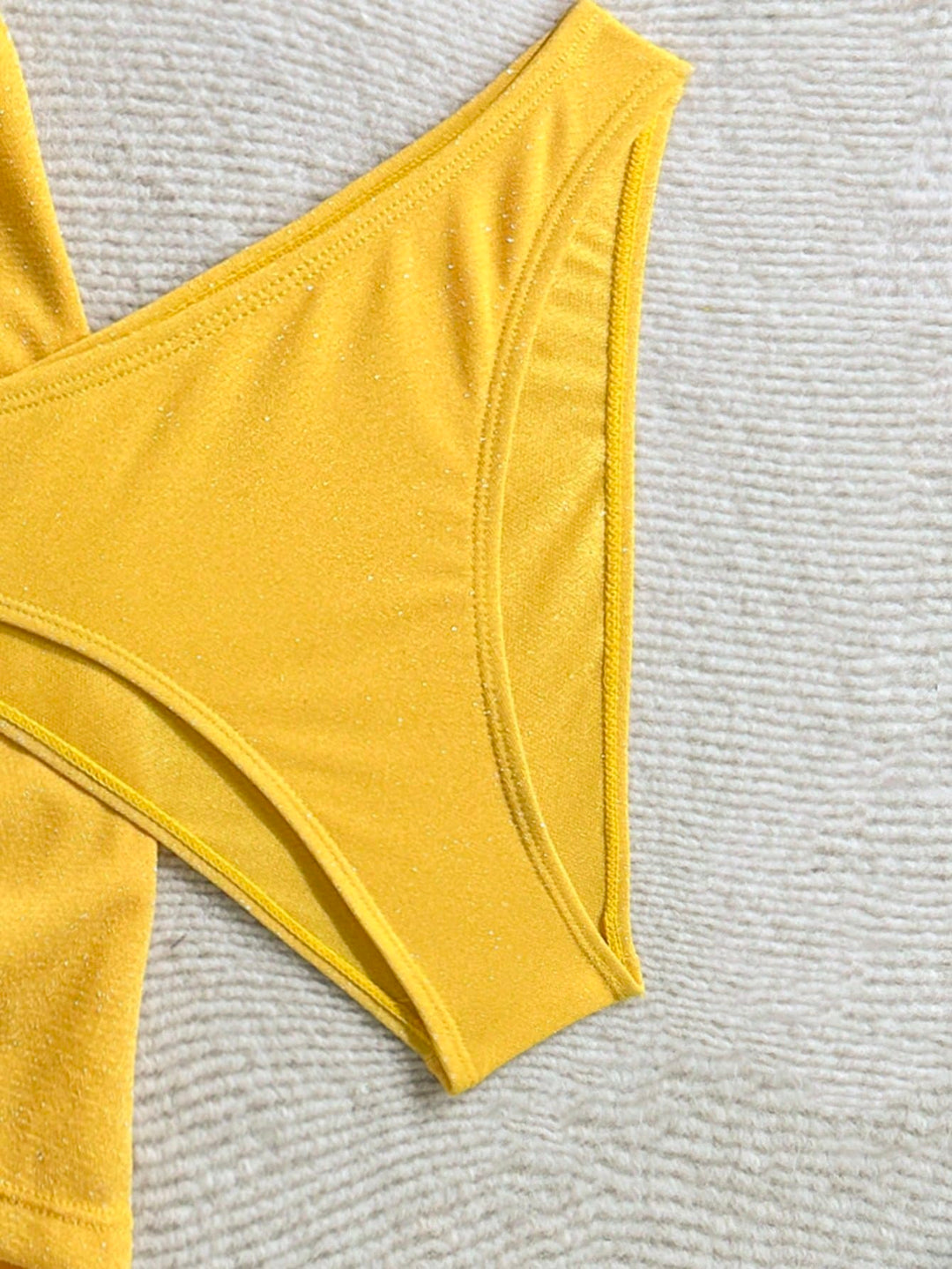 Set bikini SHEIN, galben