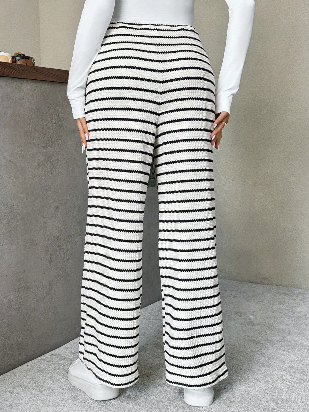 Pantaloni SHEIN, negru