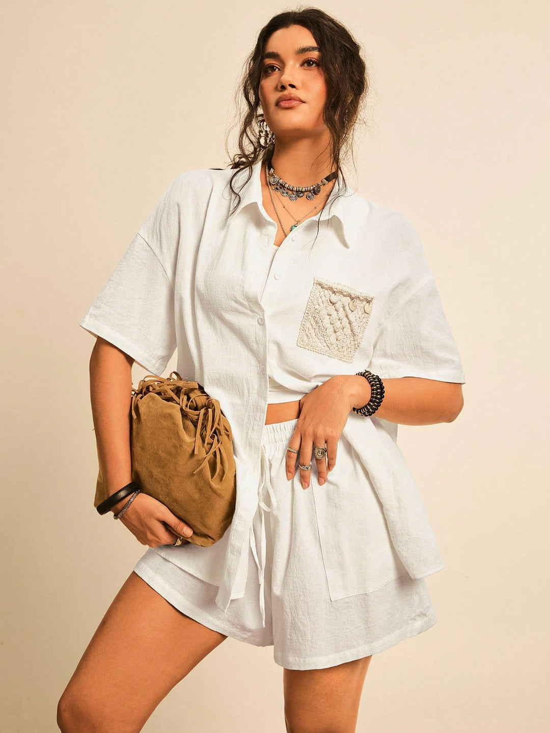 SHEIN együttes, fehér