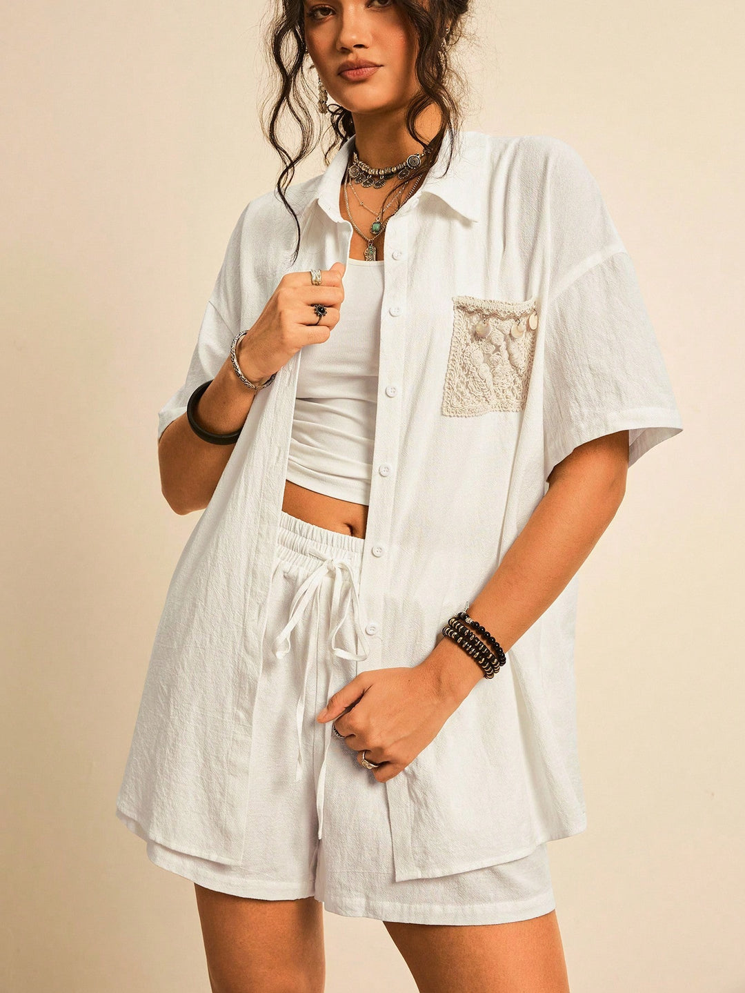 SHEIN együttes, fehér