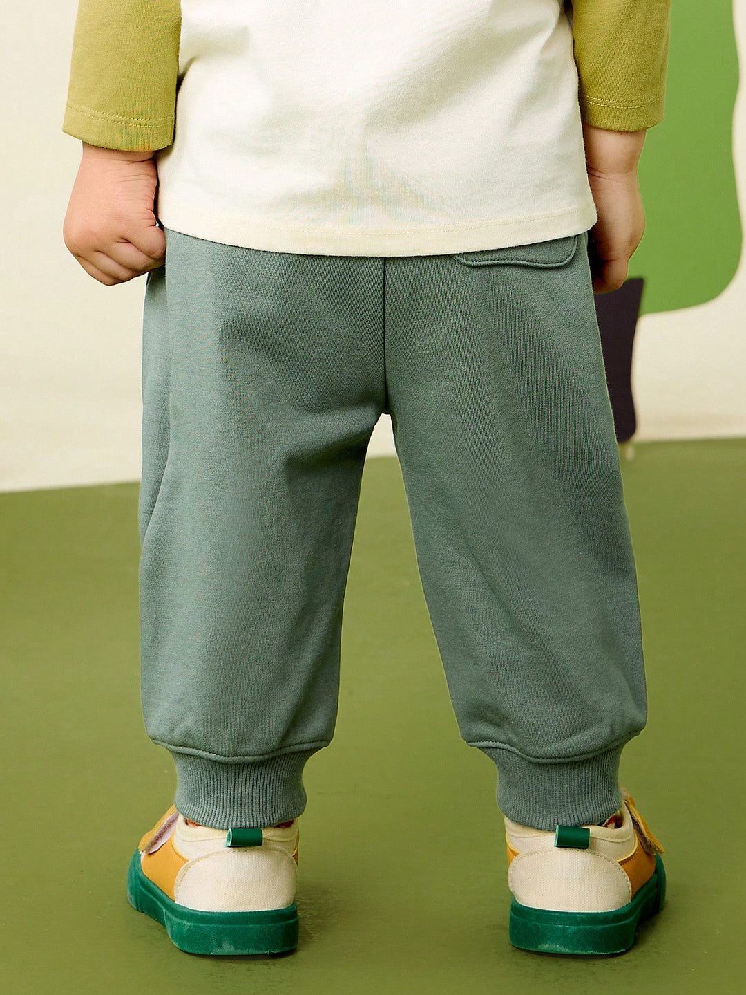 Pantaloni de trening SHEIN, kaki