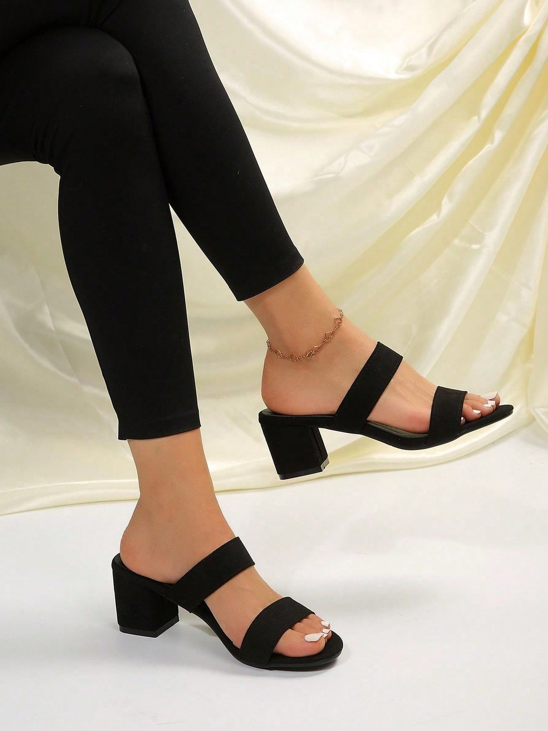 SHEIN klumpa, fekete
