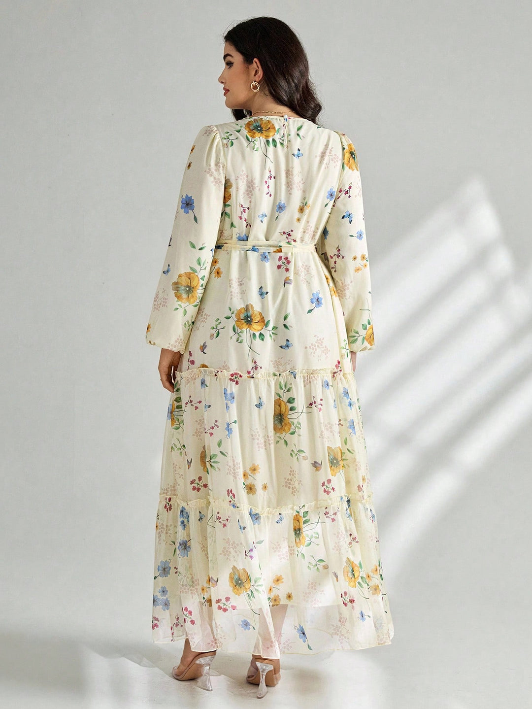 Shein Curve+ maxi ruha, krém