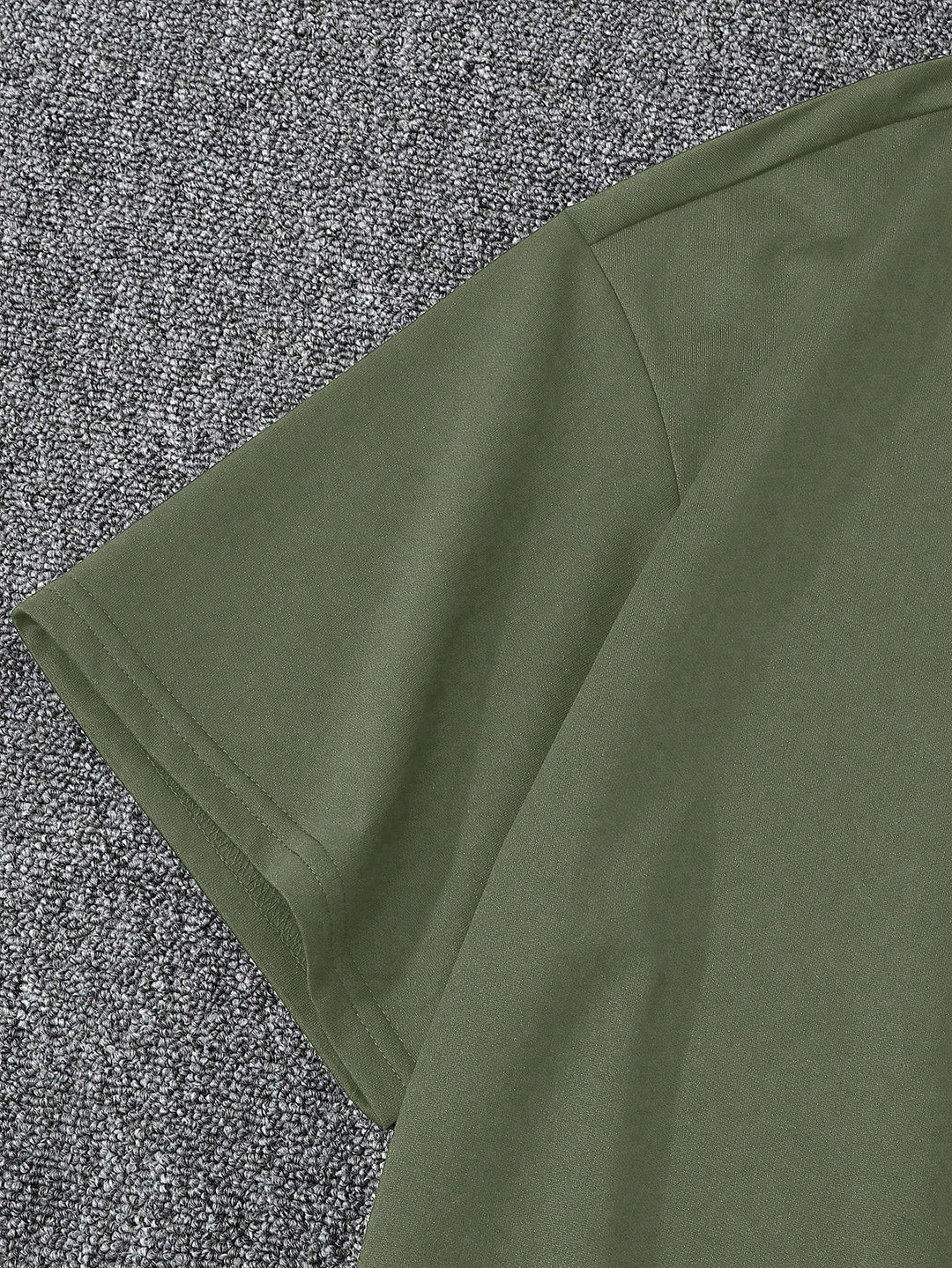 Tricou SHEIN, kaki