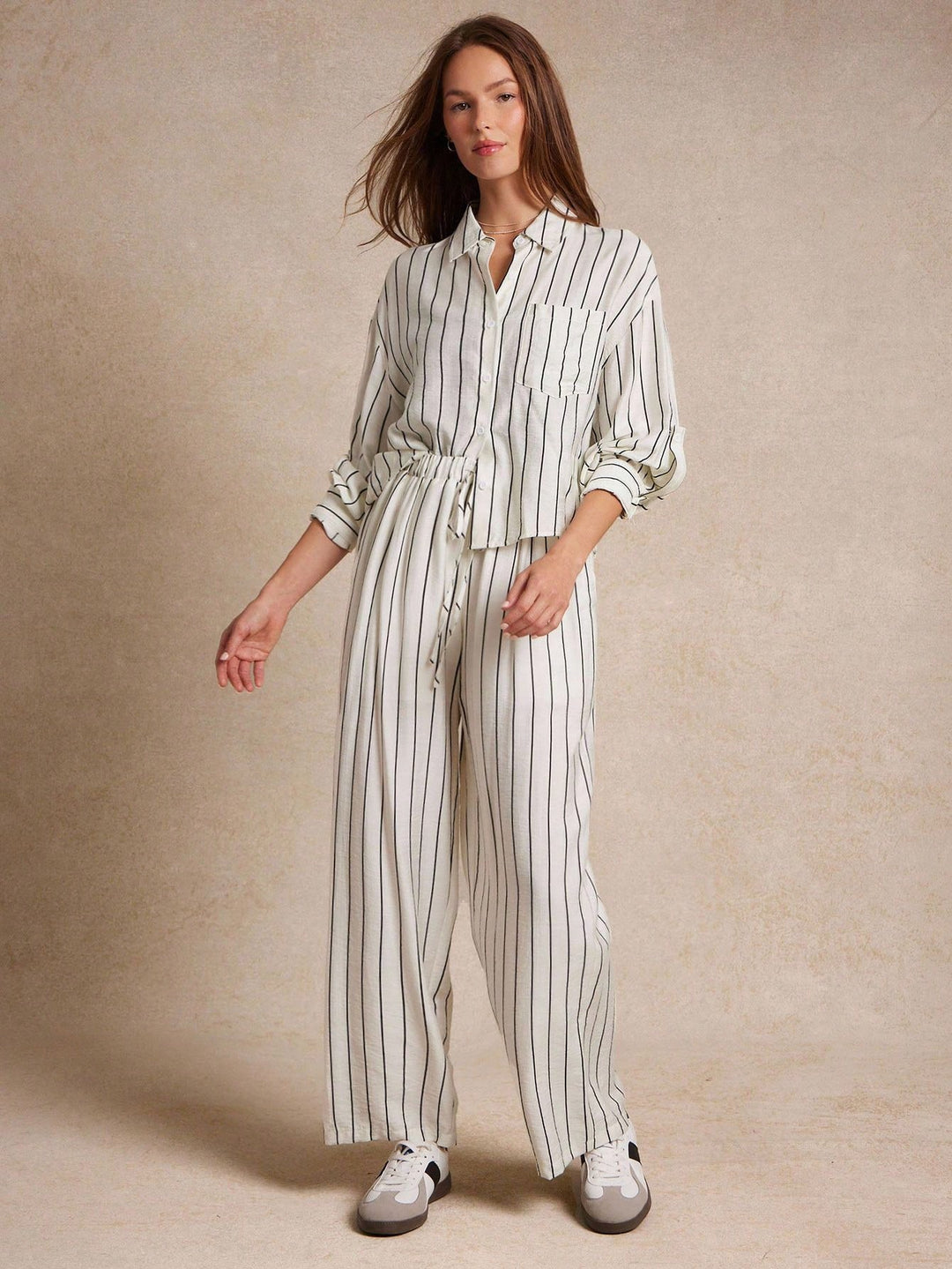 Pantaloni SHEIN, mix culori