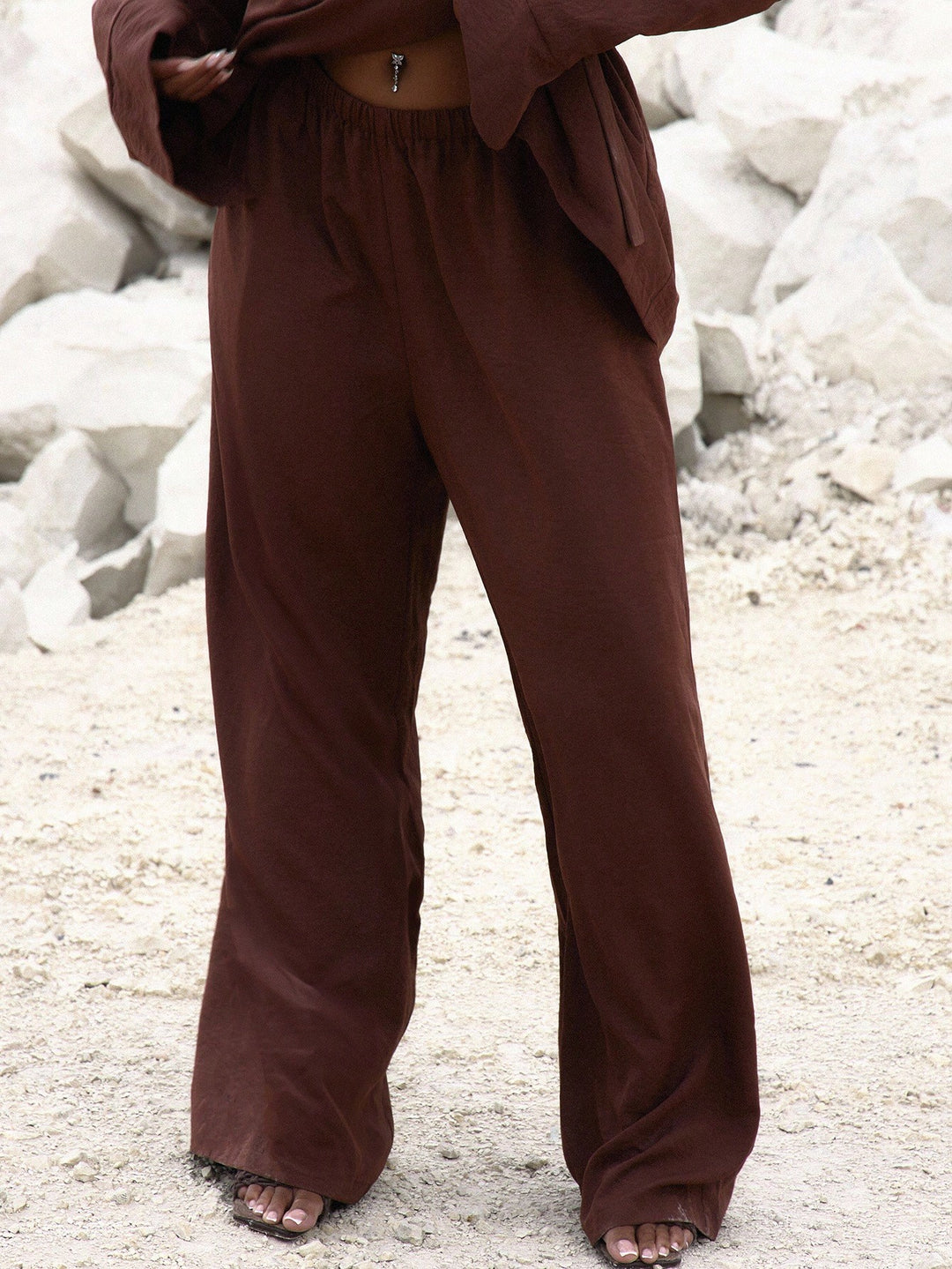 Pantaloni SHEIN, maro