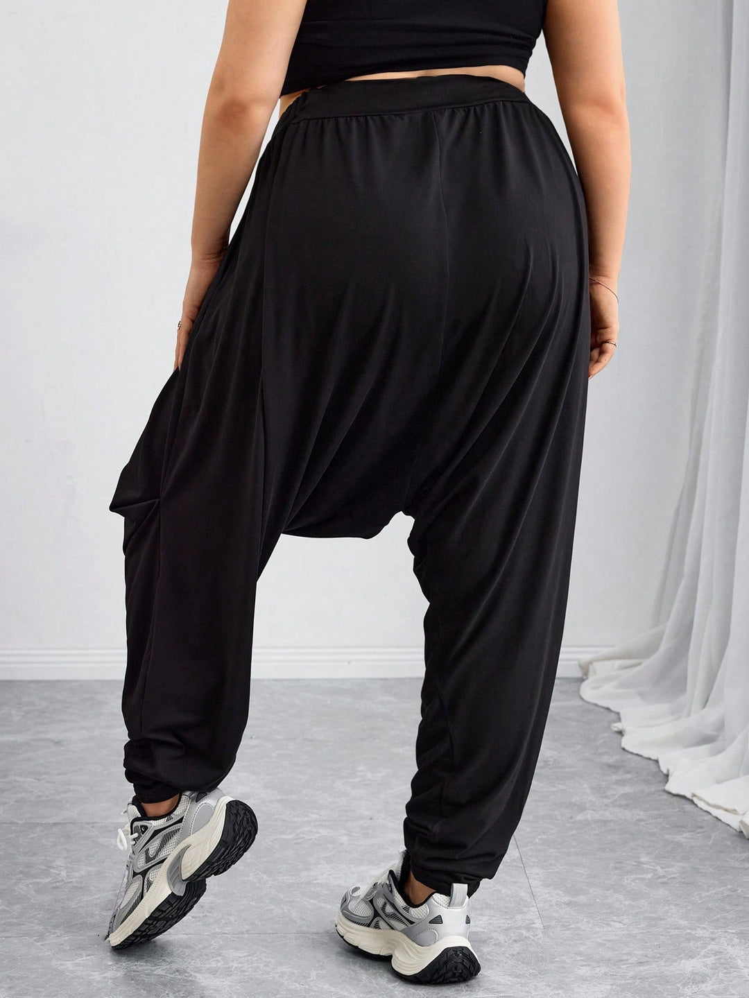 Pantaloni SHEIN, negru