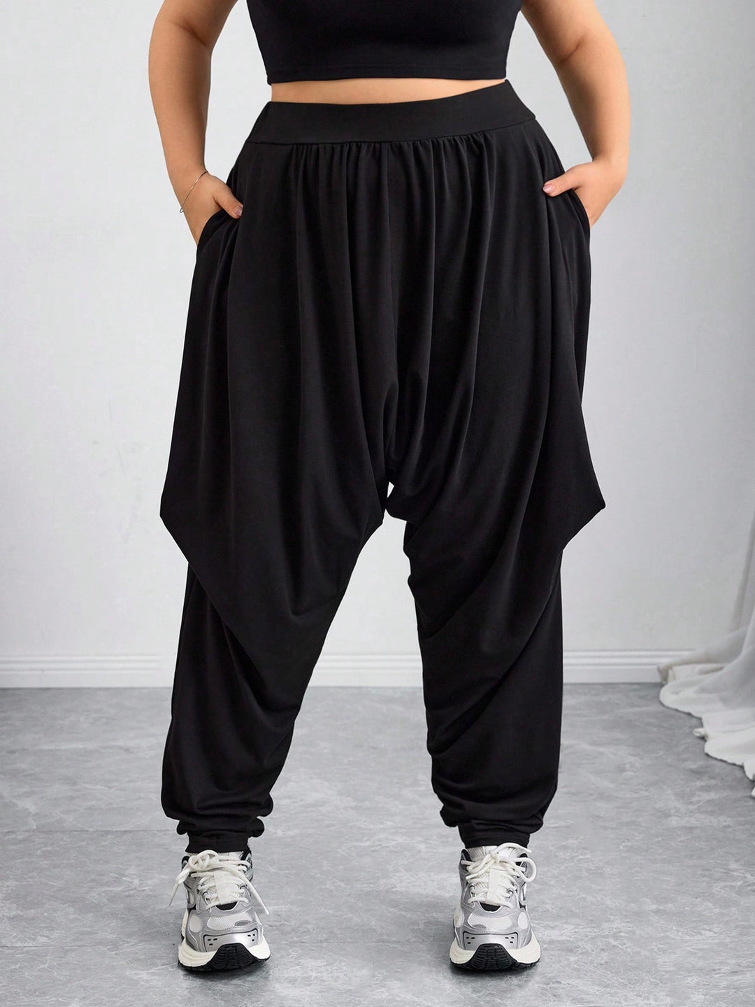 Pantaloni SHEIN, negru
