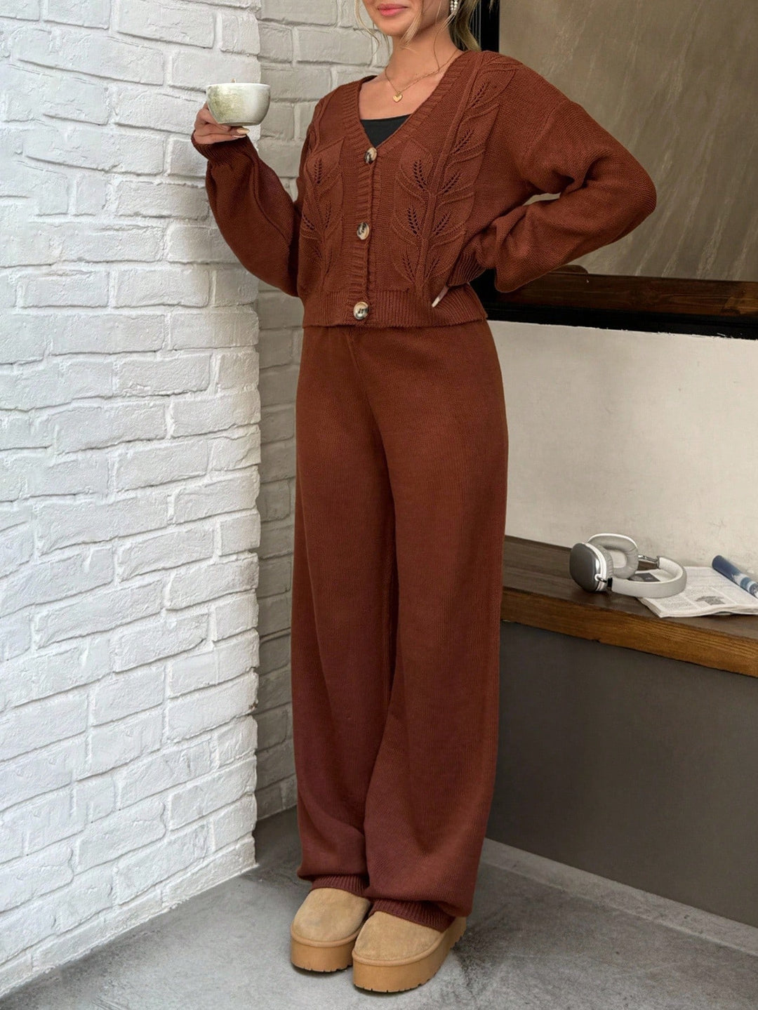 Pantaloni SHEIN, maro