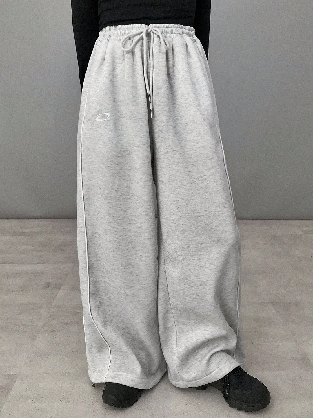 Pantaloni SHEIN, gri