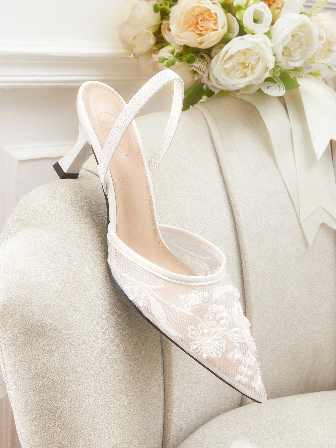 Pantofi cu toc SHEIN, alb