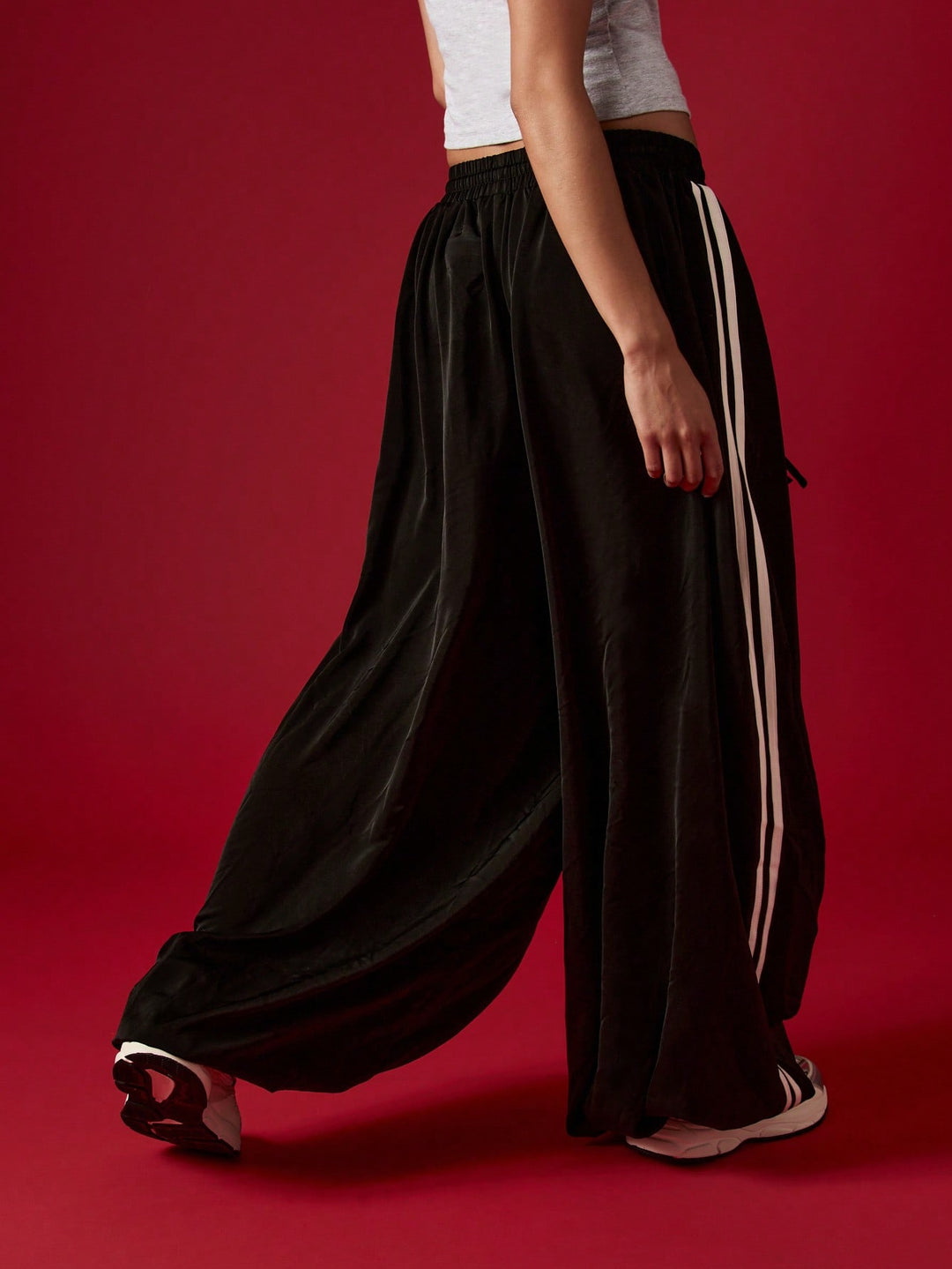 Pantaloni SHEIN, negru