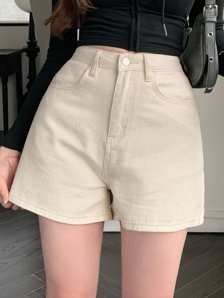Pantaloni scurți SHEIN, bej