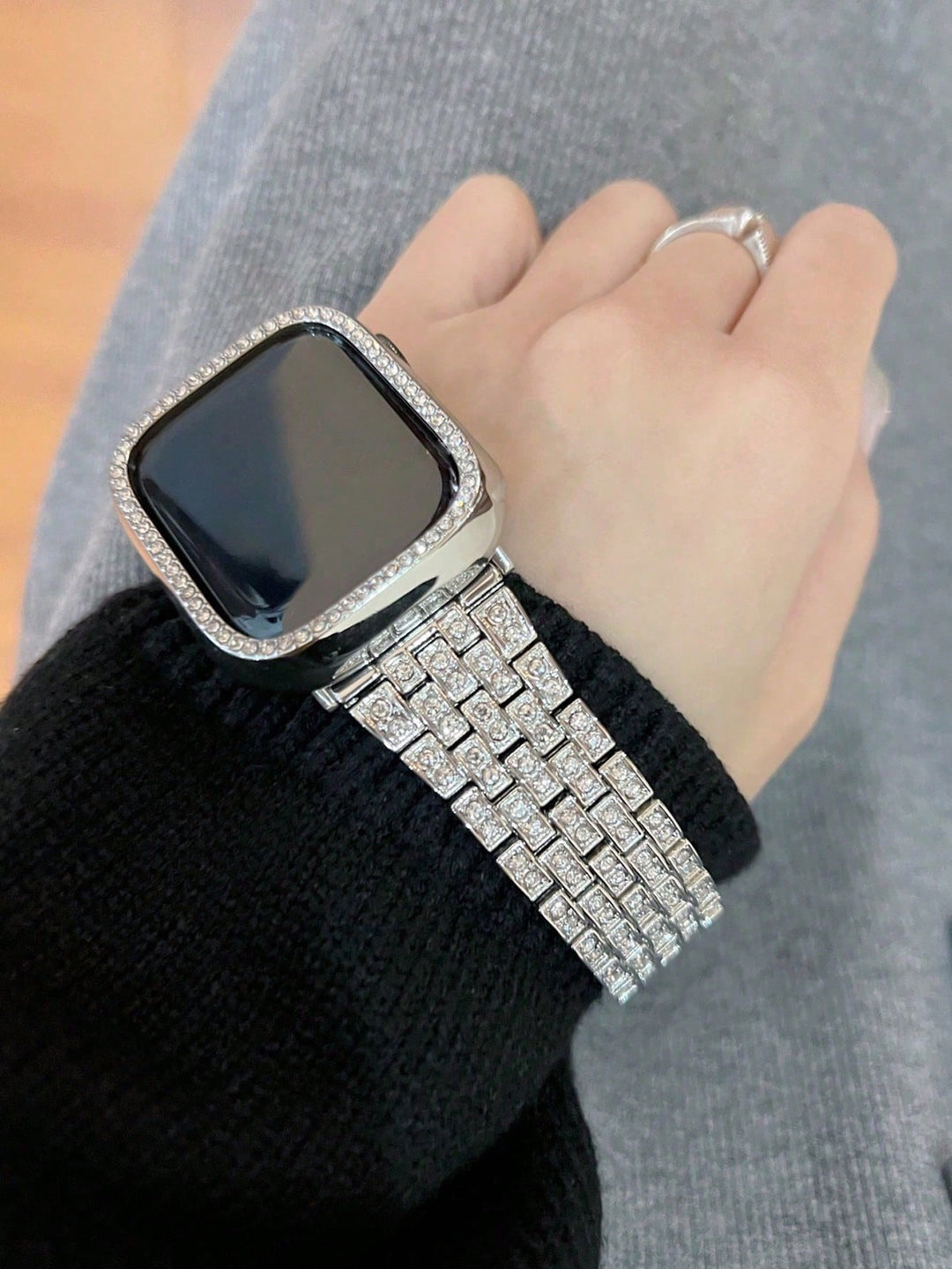 Curea smartwatch SHEIN, argintiu