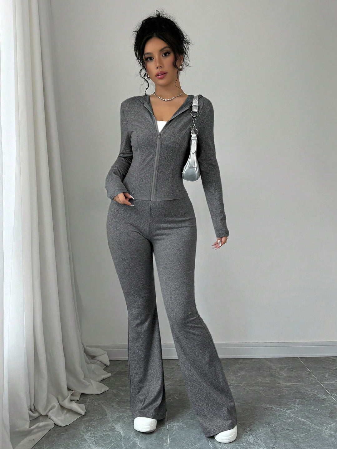 SHEIN együttes, szürke