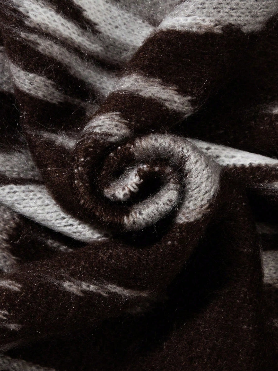 Cardigan SHEIN, maro