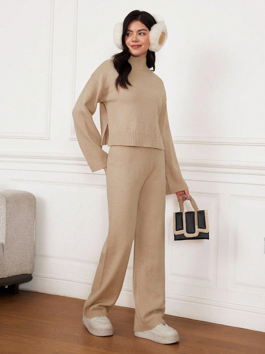 Set din două piese tricou și pantaloni SHEIN, kaki