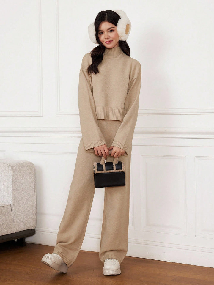 Set din două piese tricou și pantaloni SHEIN, kaki