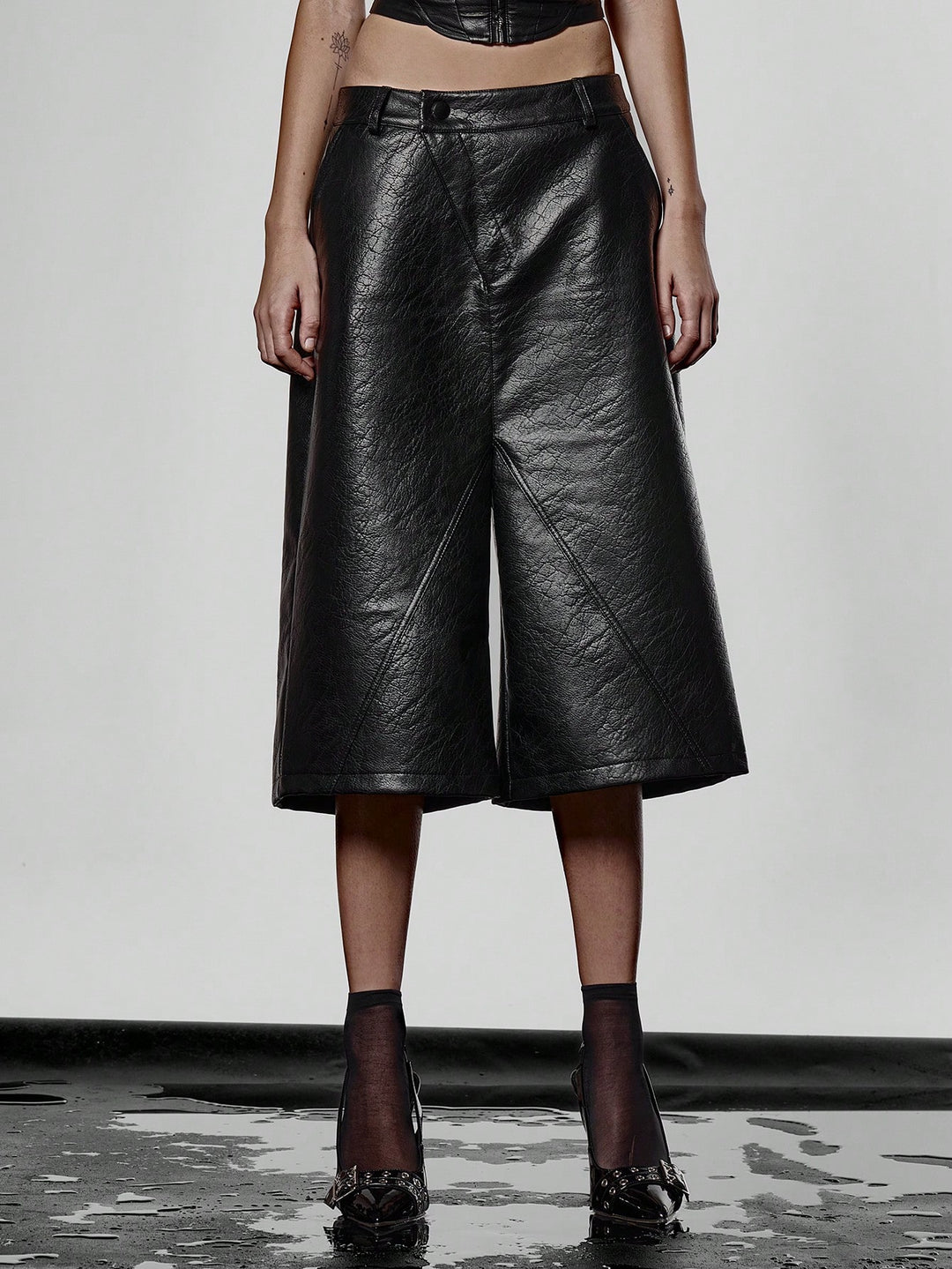 Pantaloni scurți SHEIN, negru
