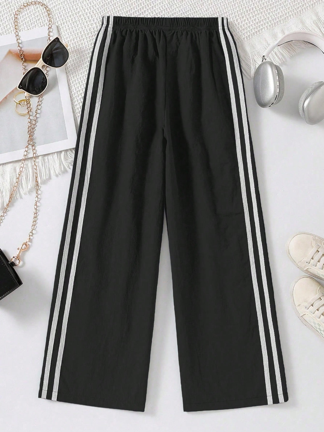 Pantaloni SHEIN, negru