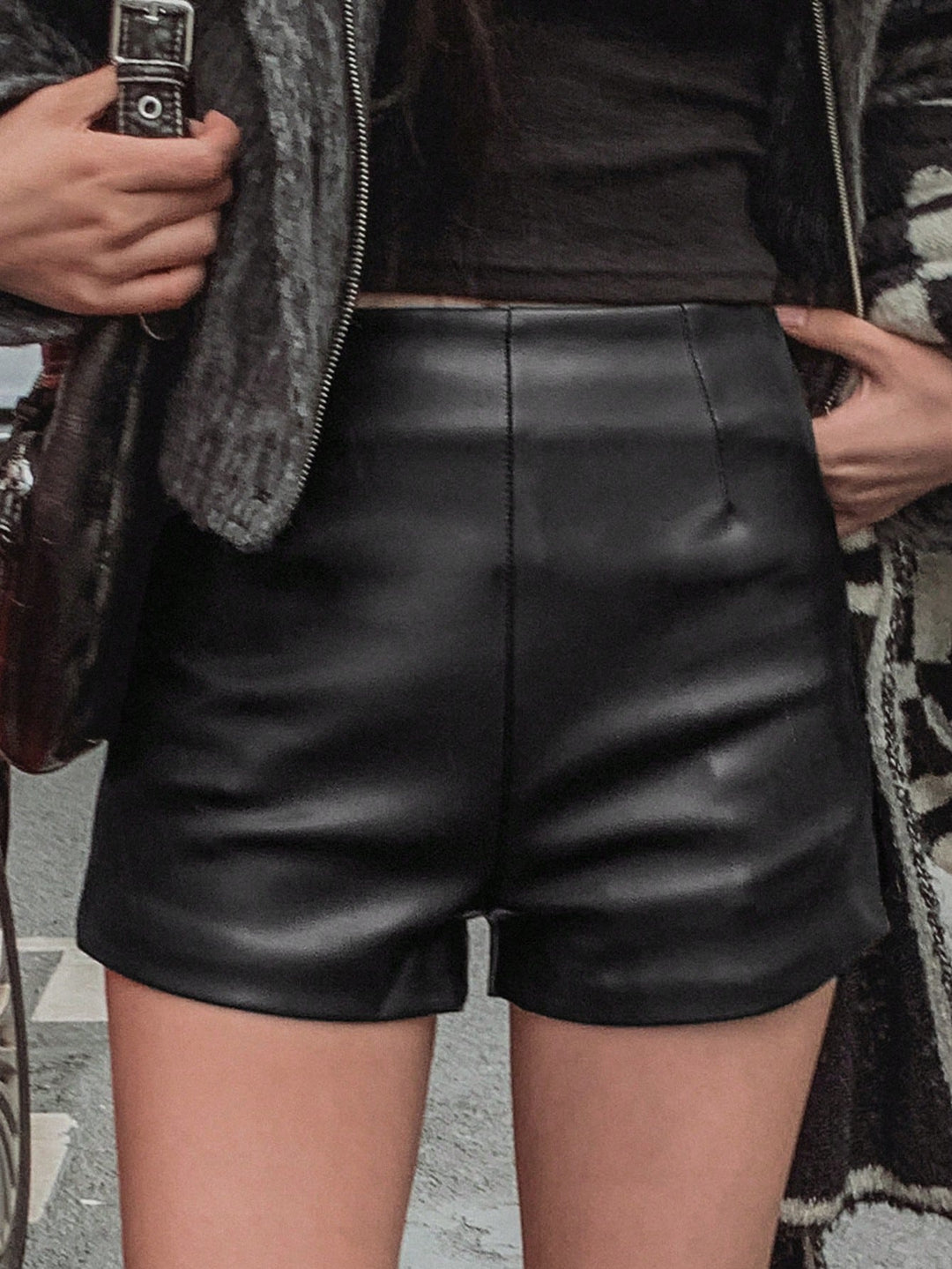 Pantaloni scurți SHEIN, negru