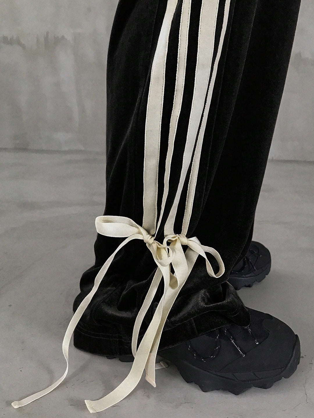 Pantaloni SHEIN, negru