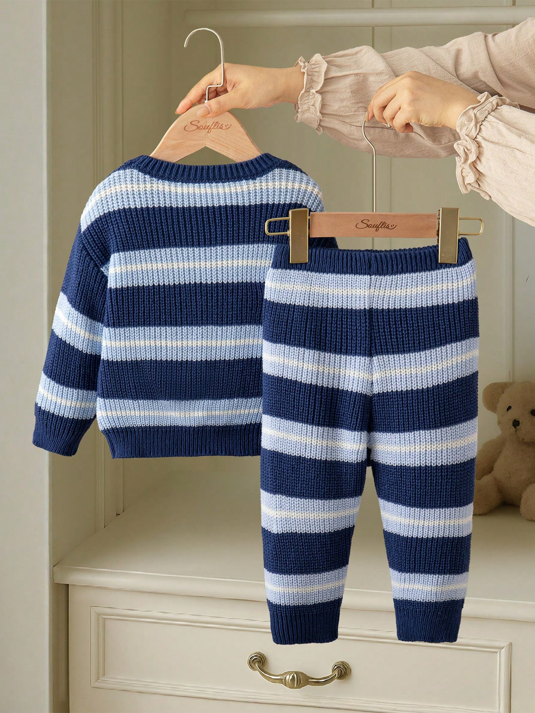 SHEIN együttes, kék