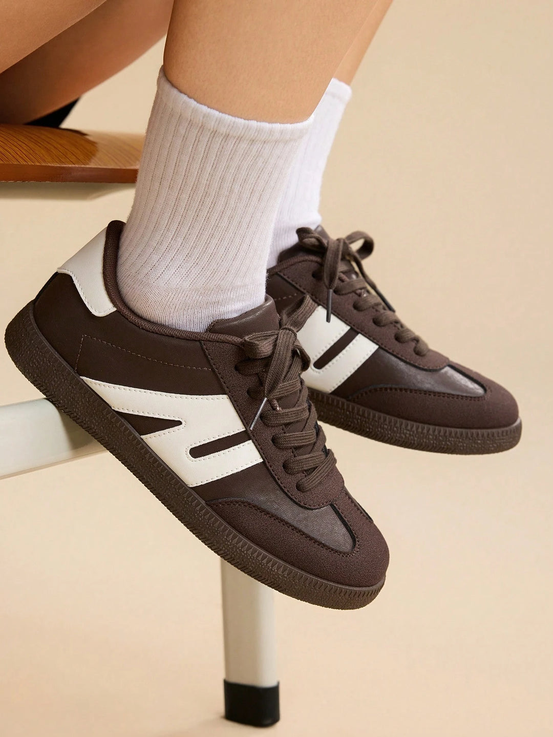 Pantofi sport SHEIN, maro