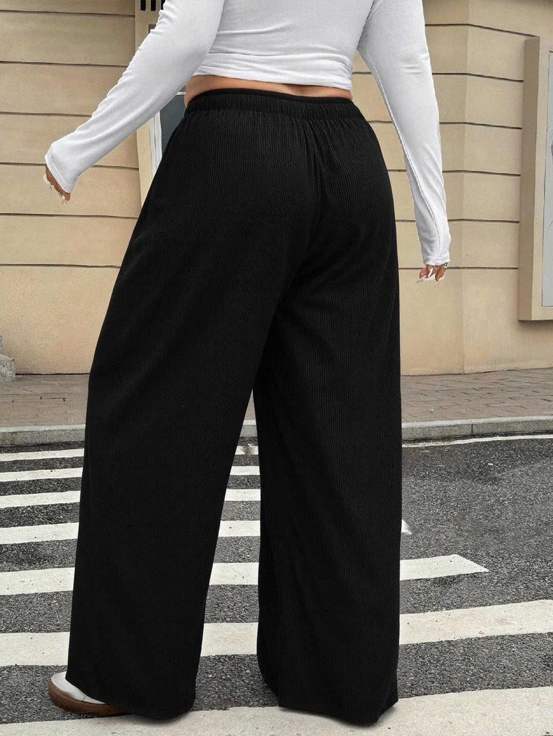 Pantaloni SHEIN, negru