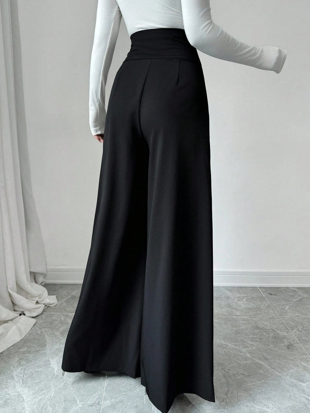 Pantaloni SHEIN, negru