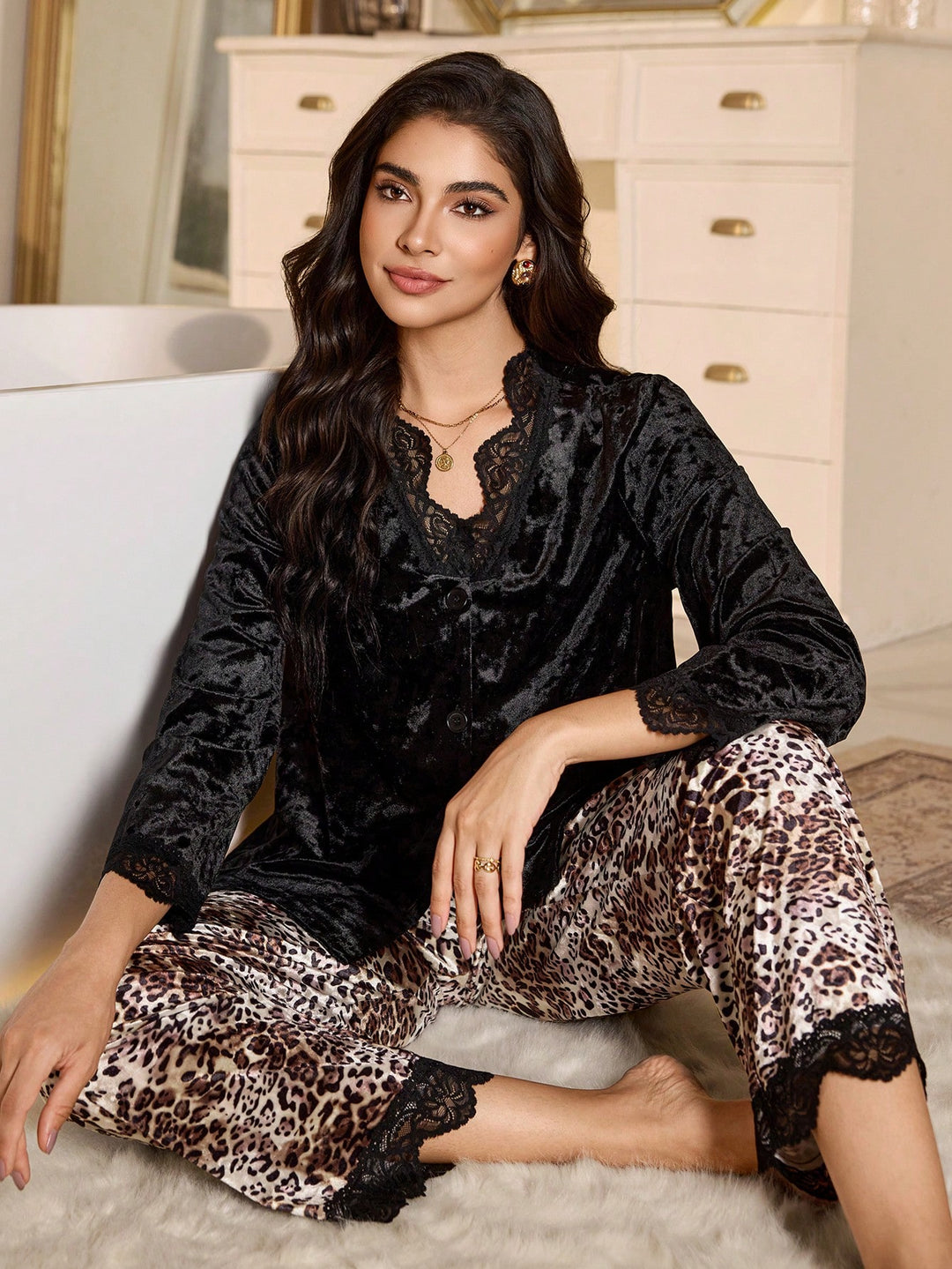 Pijama SHEIN, mix culori