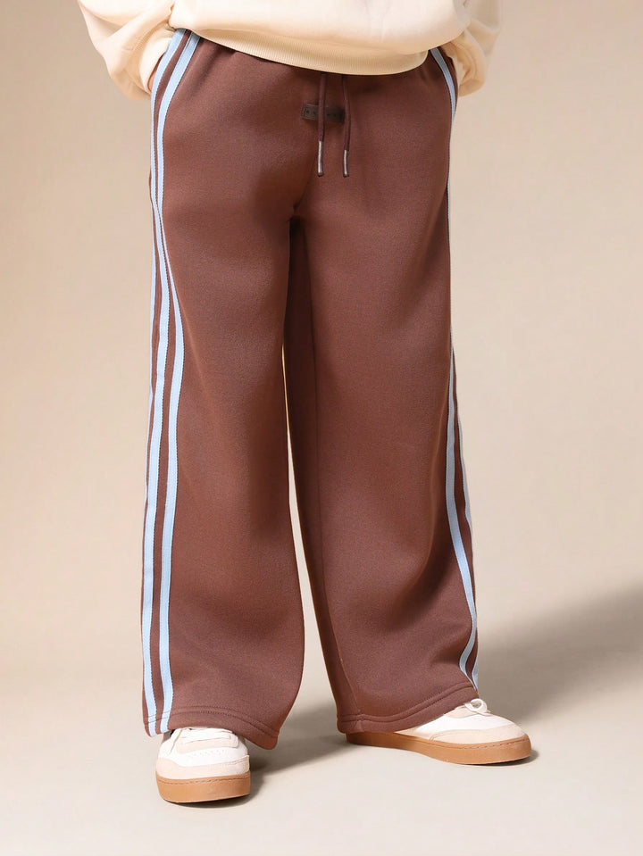 Pantaloni SHEIN, maro