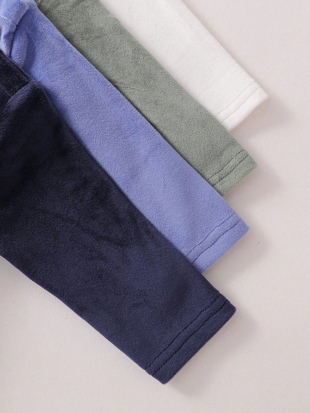 Pijama SHEIN, mix culori