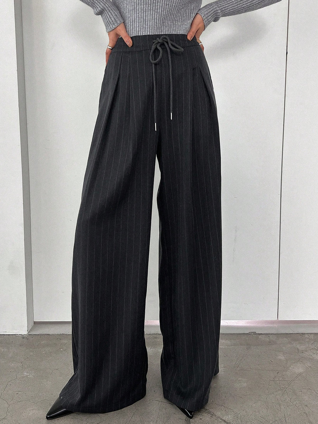 Pantaloni SHEIN, gri