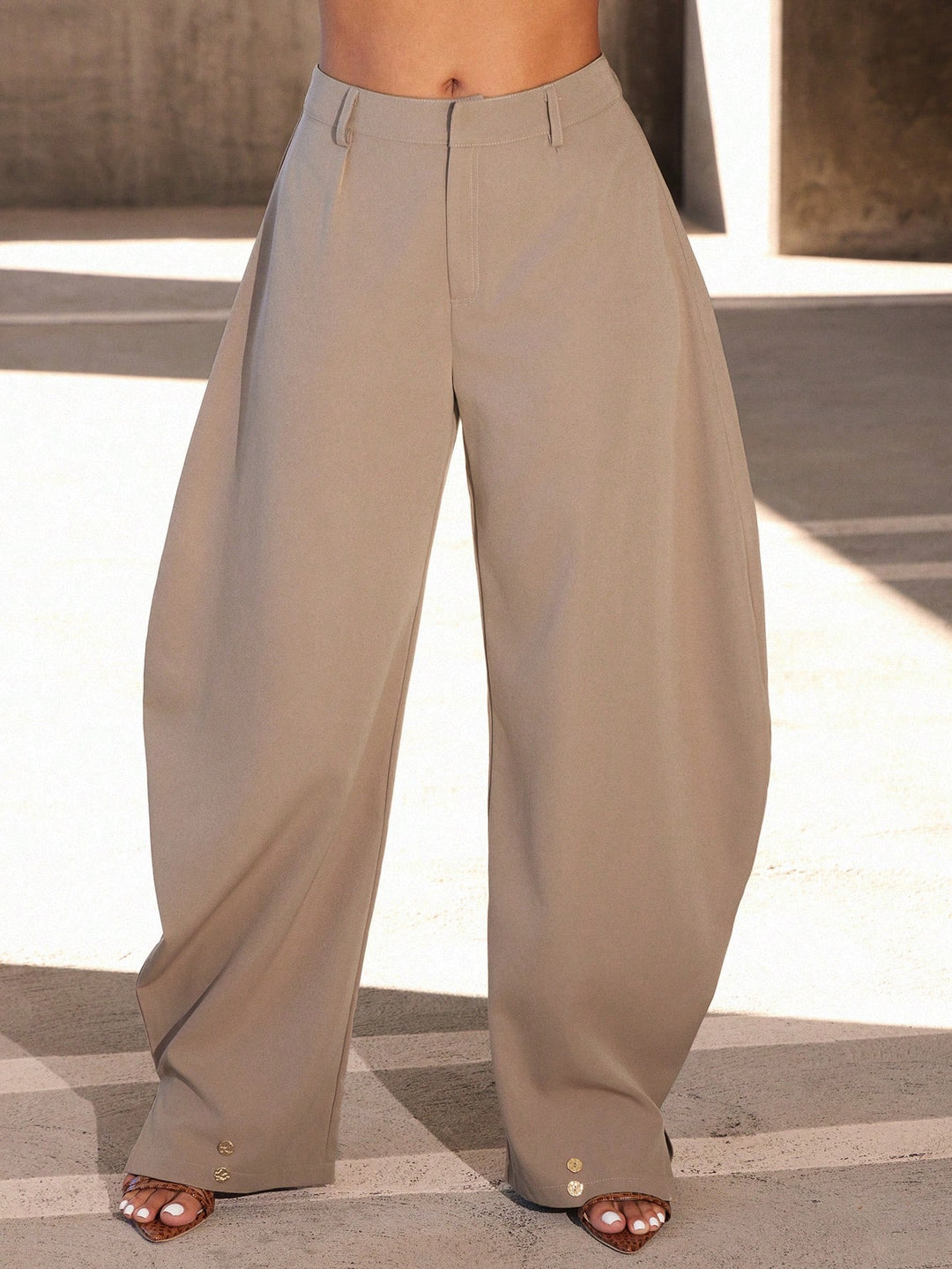 Pantaloni SHEIN, maro