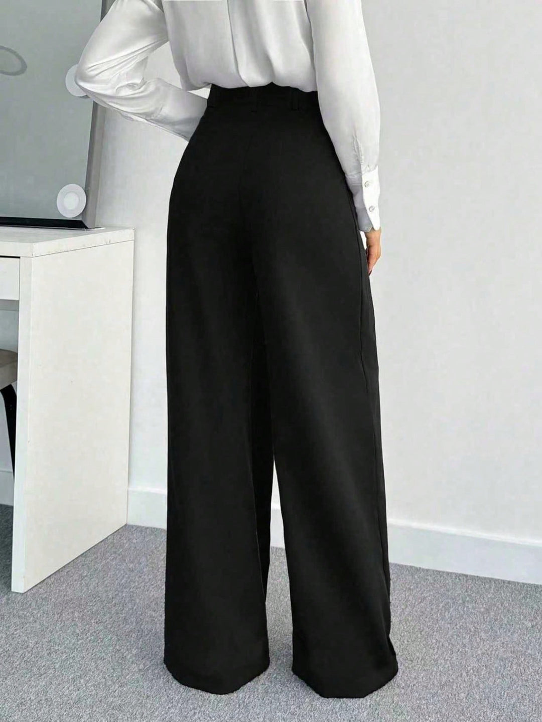 Pantaloni SHEIN, negru