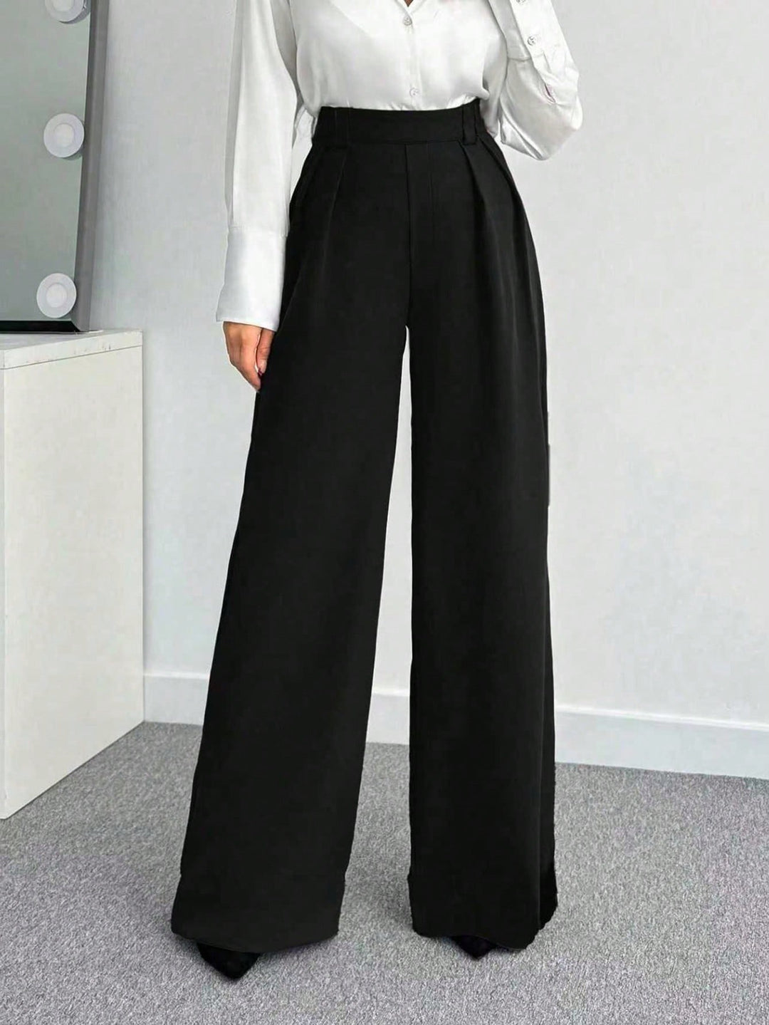 Pantaloni SHEIN, negru