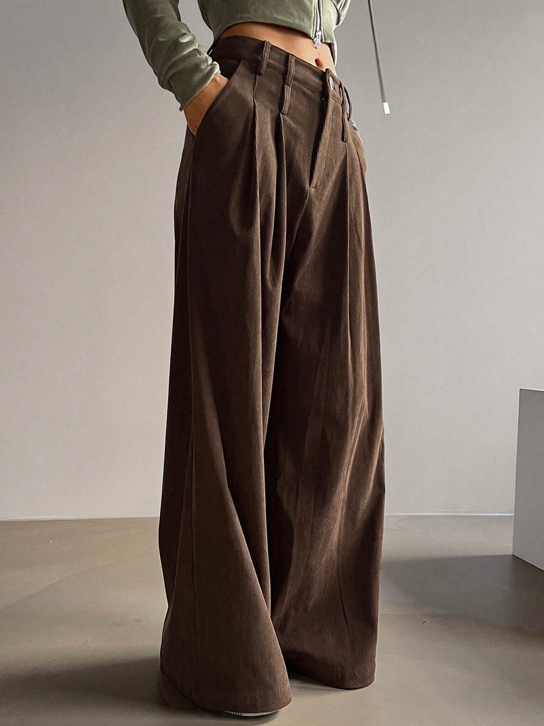 Pantaloni SHEIN, maro