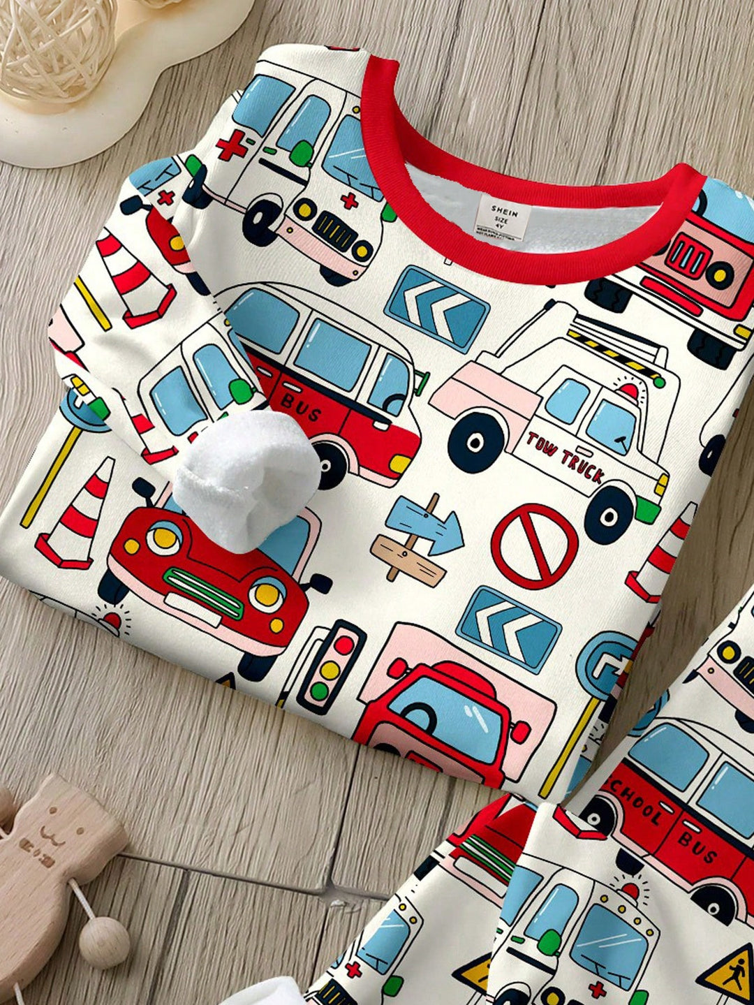 Compleu pijamale SHEIN, mix culori